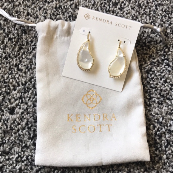 Kendra Scott Gold MOP Tulip Drop Earrings - Picture 1 of 6